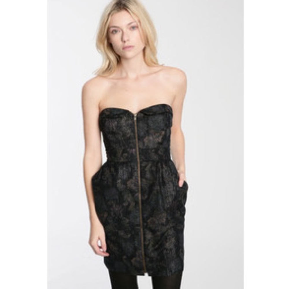 Adorable baroque inspire tapestry dress w/pockets